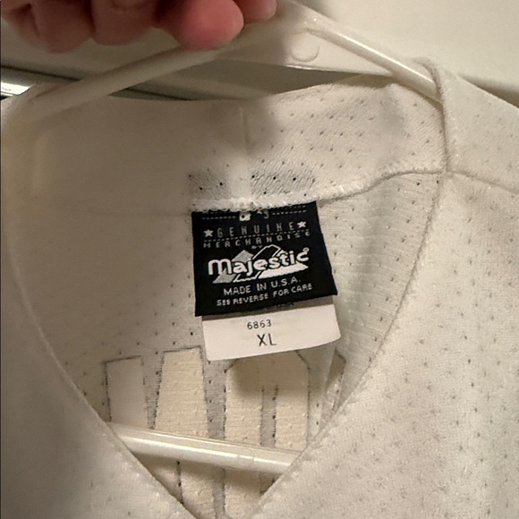 Majestic White and Red Chipper Jones Braves Jersey - Picture 4 of 5